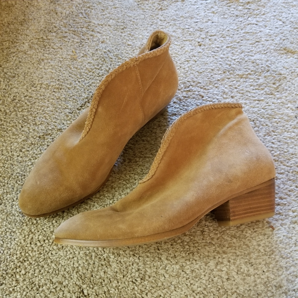 Seed Heritage tan suede booties, sz 36